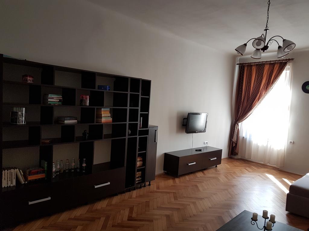 Chic Studio Brasov Διαμέρισμα Εξωτερικό φωτογραφία